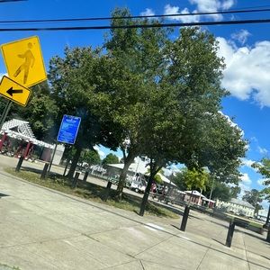 Meet your Posher, Juju